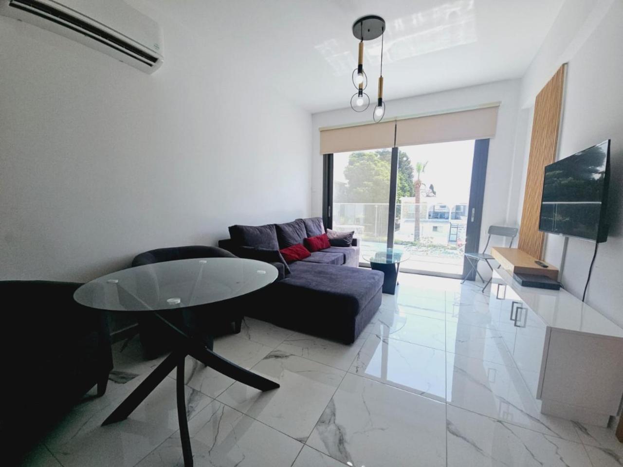 Sea Side Appartment In Kato Paphos Exterior foto